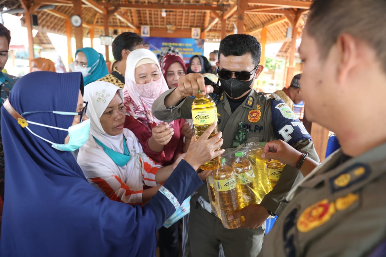 Foto 5 dari 14: Hadiri Pertemuan Dengan DPRD Bersama Warga, Wali Kota Beberkan Upaya Peningkatan Pendidikan