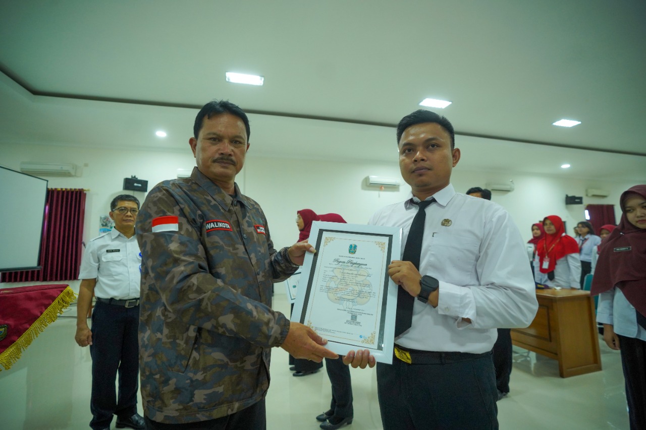 Foto 6 dari 9: Tutup Latsar CPNS tahun 2022, Wali Kota Pesan Jaga Komitmen dalam Bertugas