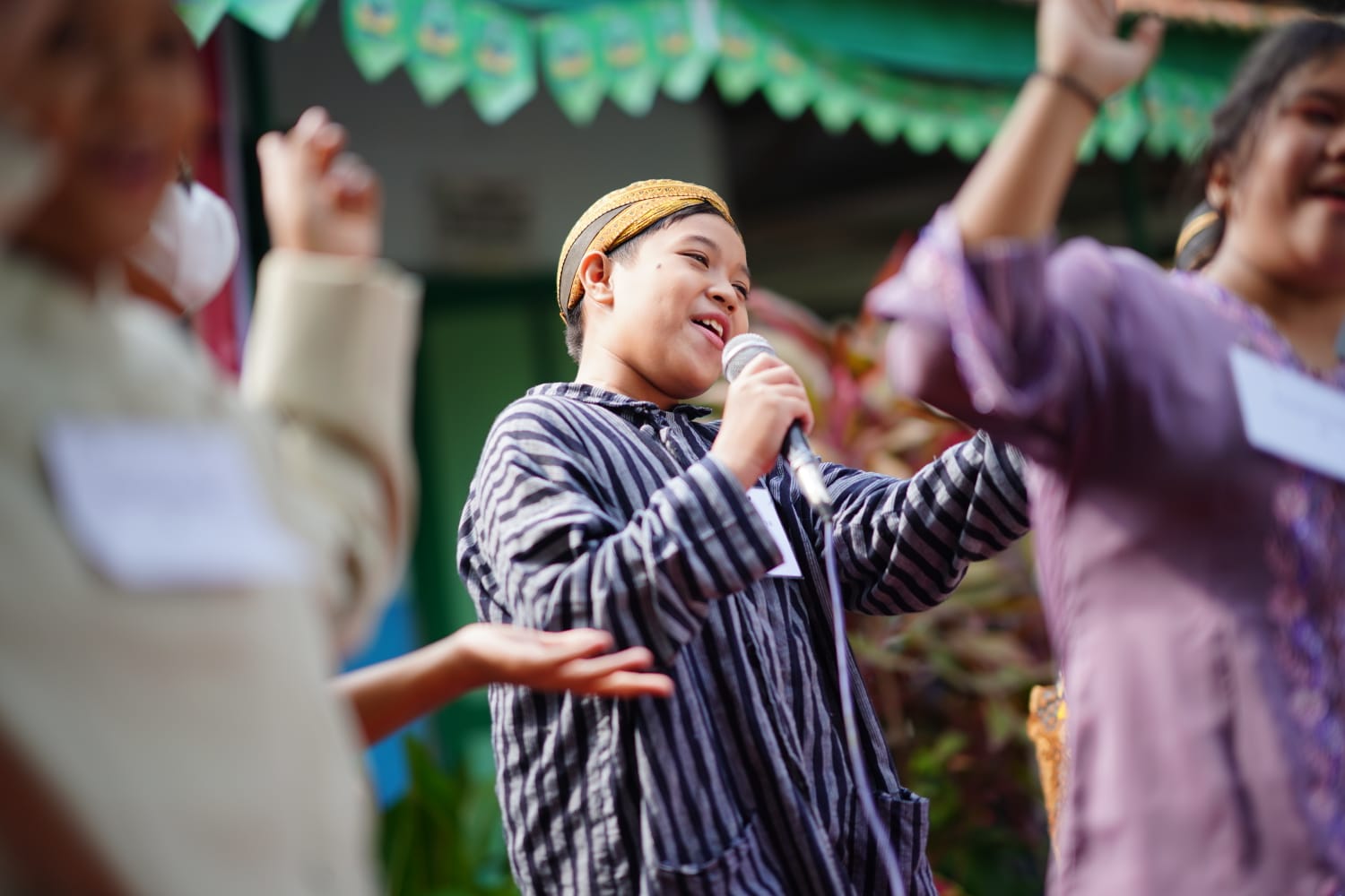 Foto 1 dari 10: Serunya Aksi Siswa SDK ST Bavo, Nembang Macapat Hingga Pidato Bahasa Jawa Dengan Berbusana Tradisional