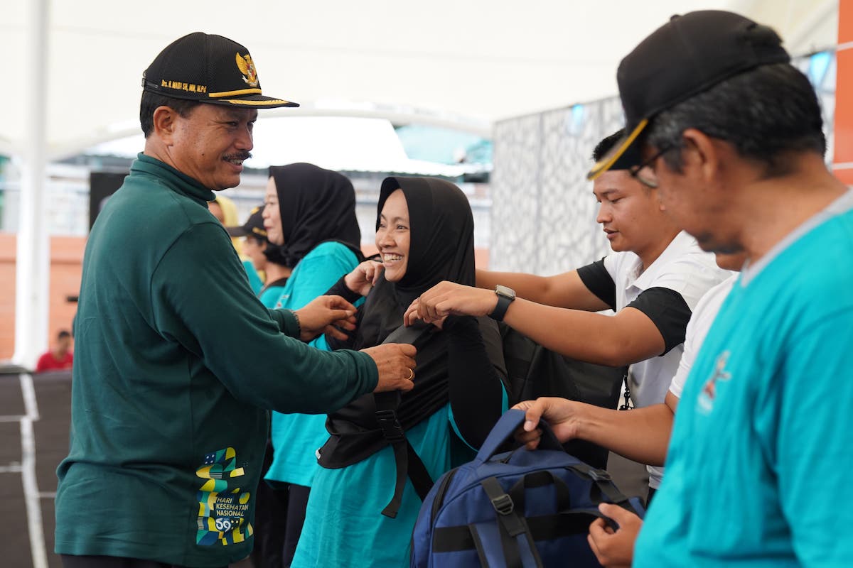Foto 6 dari 9: Peringati HKN Ke-59, Wali Kota : Tenaga Kesehatan Harus Sehat