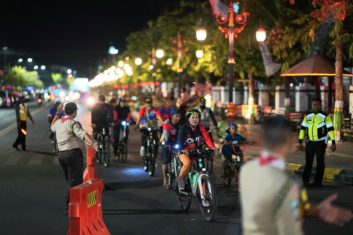 Foto 14 dari 23: Beragam Keseruan Gowes Malam, Wali Kota Apresiasi Antusiasme Masyarakat