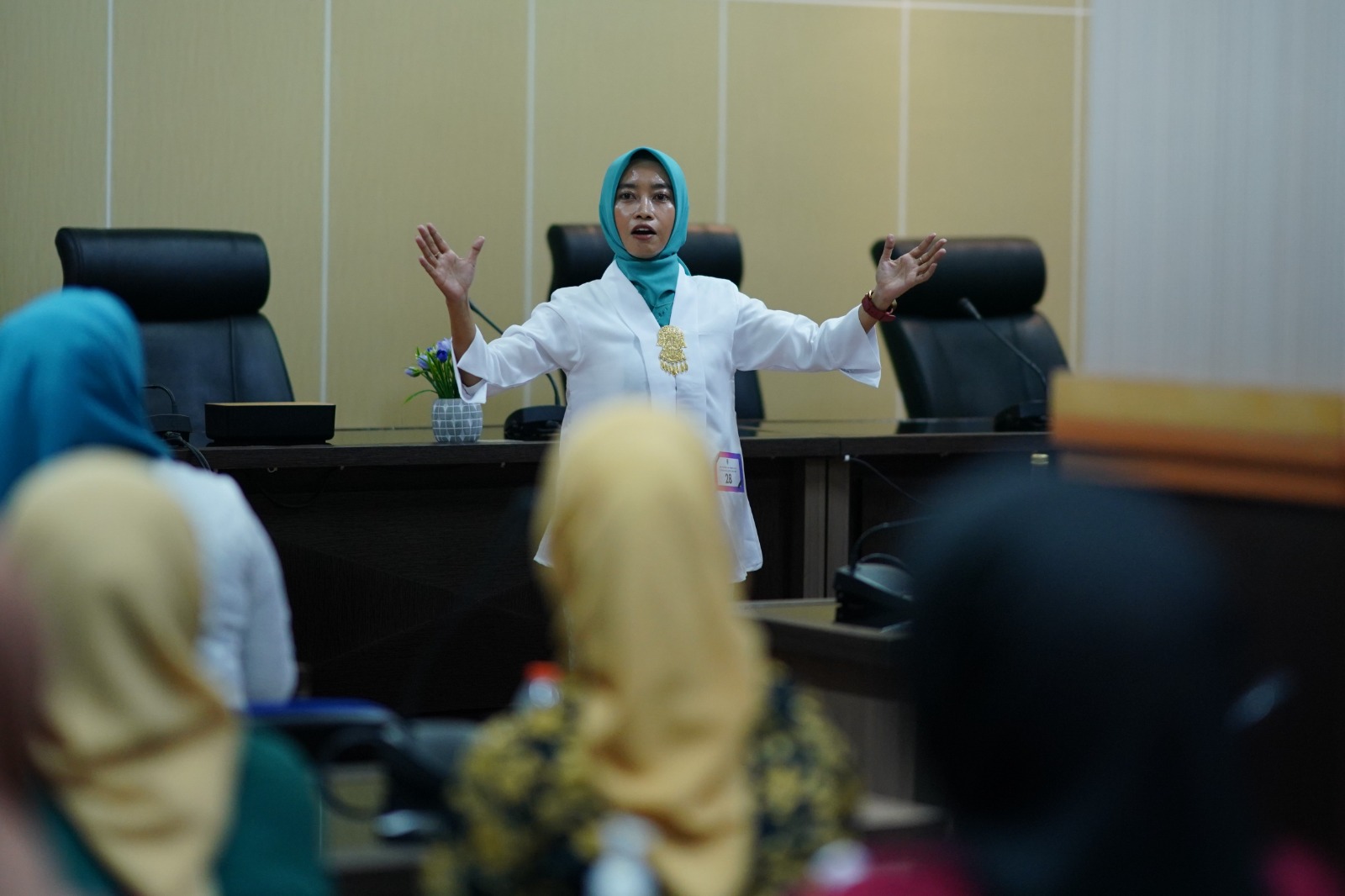 Foto 7 dari 10: Peringati Hari Kartini, Pemkot Gelar Lomba Petugas Dirigen dan MC