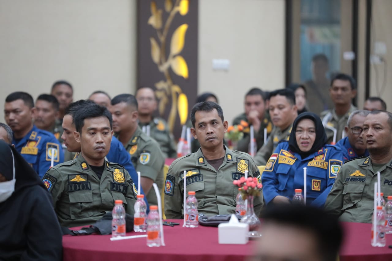 Foto 8 dari 10: Wujudkan Lebaran yang Aman dan Nyaman, Wali Kota Beri Pembinaan Petugas Satpol PP Kota