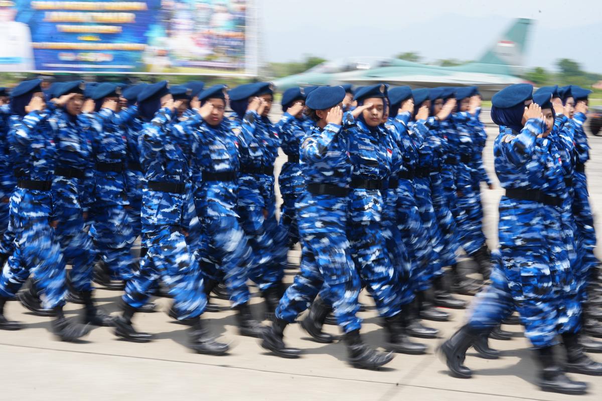 Foto 6 dari 14: Hadiri Pembaretan Taruna-Taruni SMAN Taruna se-Jawa Timur, Pj Wali Kota: Ini Modal Besar Menapaki Proses Pendidikan Selanjutnya