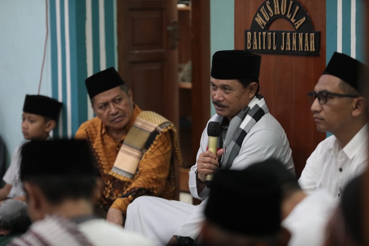 Foto 10 dari 11: Safari Ramadan di Musala Baitul Jannah, Wali Kota Maidi Juga Serap Aspirasi Jamaah