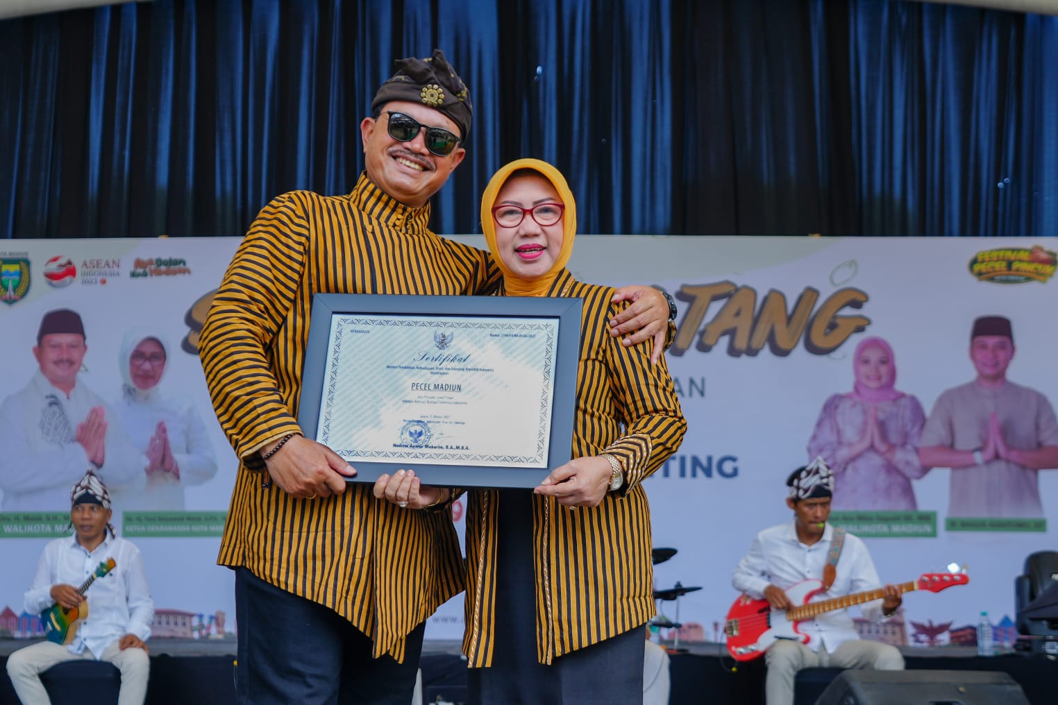Foto 1 dari 10: Pecel Madiun Dinobatkan Mendikbud Sebagai Warisan Budaya Tak Benda Indonesia