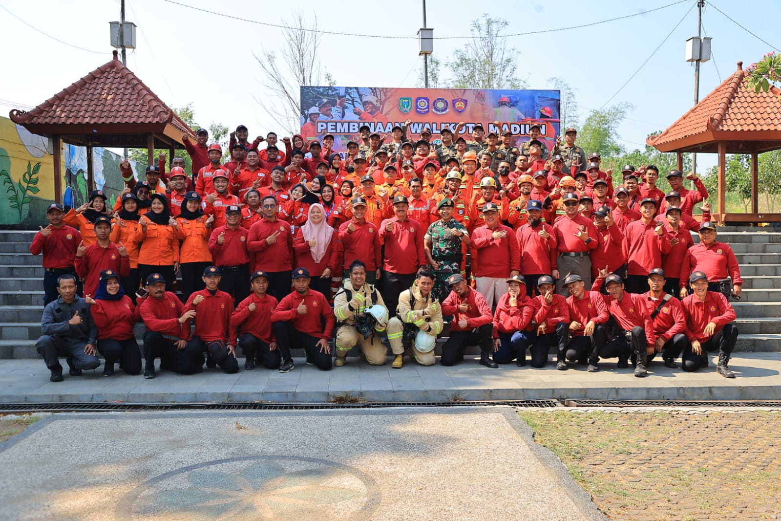 Foto 7 dari 7: Antisipasi Bencana, Wali Kota Ajak Masyarakat Jaga Diri Dan Lingkungan