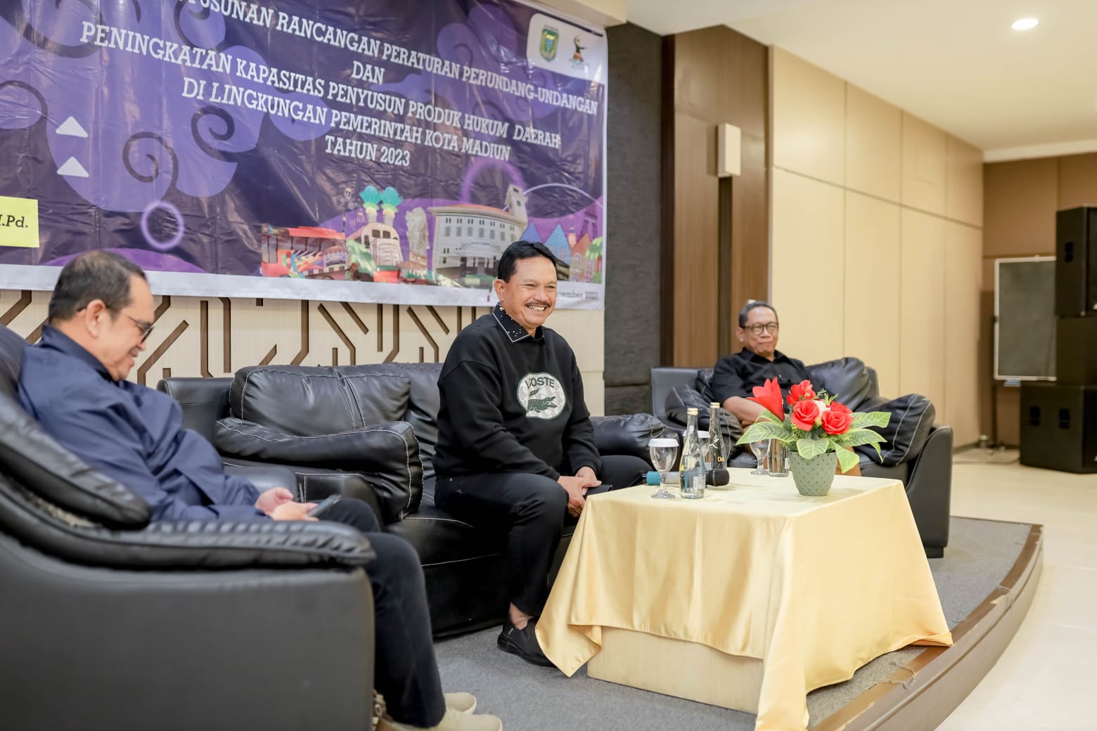 Foto utama berita: Gelar Penyuluhan Penyusunan RUU dan Peningkatan Produk Hukum Daerah, Wali: Regulasi Penting untuk Kemajuan Kota