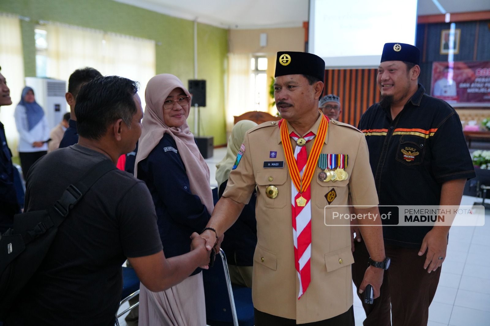 Foto 8 dari 8: Sosialisasikan Perda Kepala Daerah Jelang Pemilu 2024, Wali Kota : Patuhi Aturan Yang Berlaku