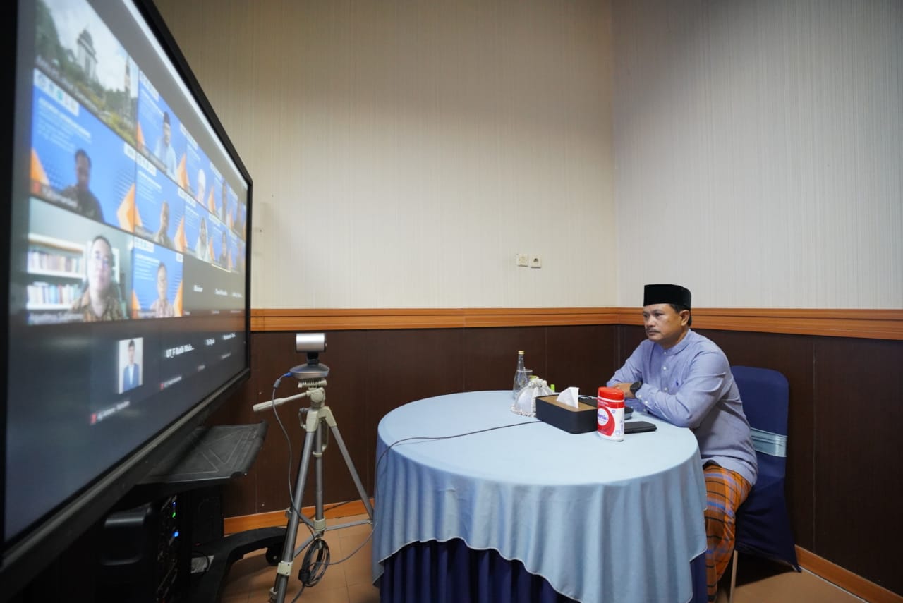 Menuntut Ilmu Dimana Saja, Wali Kota Tetap Mengikuti Kuliah S3 di Sela Agenda