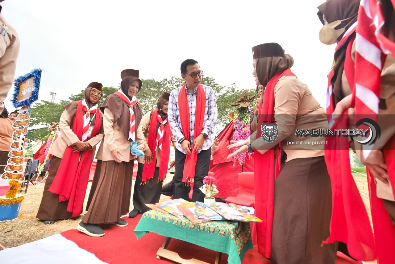 Foto 9 dari 15: Pramuka Prasiaga Perdana Digelar di Madiun, 200 Guru TK Dibekali Teknik Pembinaan Anak
