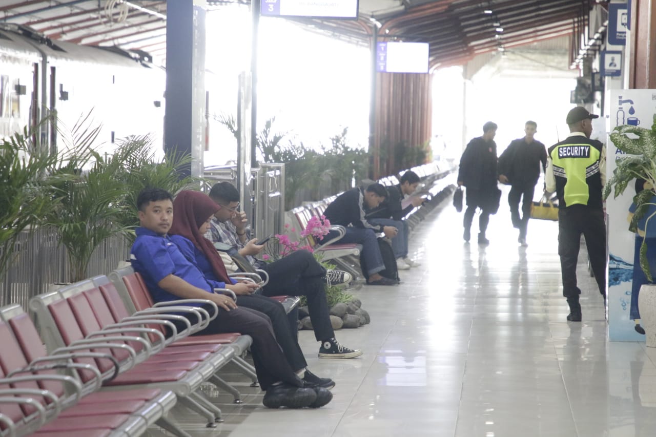 Foto 4 dari 5: Komitmen Pengamanan Aset, KAI Daop 7 Jalin MoU Dengan Kejari