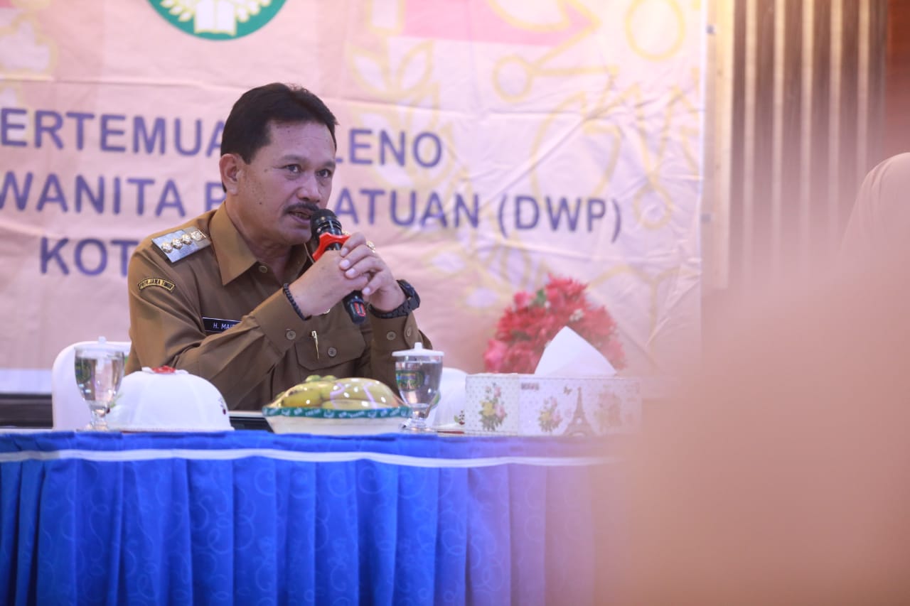 Foto 1 dari 13: Hadiri Pertemuan Rutin Pleno DWP, Wali Kota Harap Perempuan Semakin Berperan di Keluarga