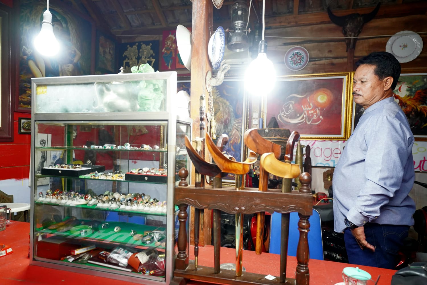 Foto 10 dari 10: Hadiri Halal Bihalal Pasar Seni Tawangrejo, Wali Kota Imbau Pedagang Jaga Kerukunan