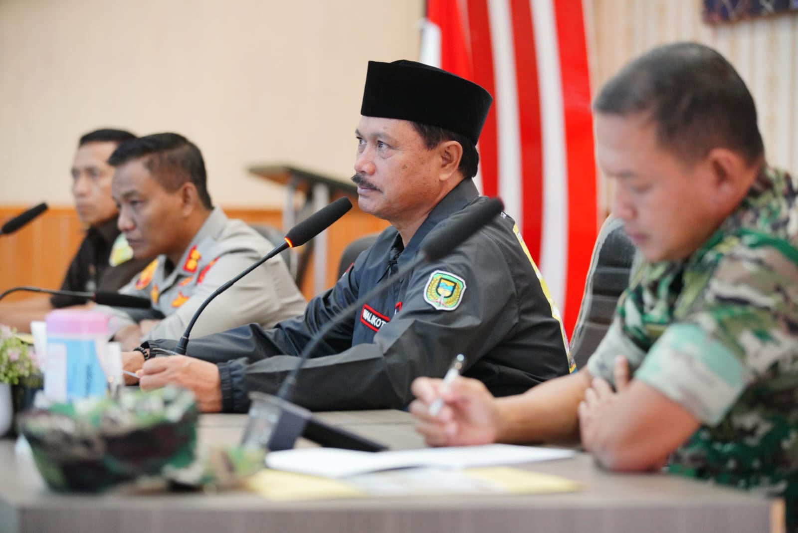 Foto 1 dari 7: Jelang Operasi Ketupat Semeru 2023, Wali Kota Ikuti Rakor Bersama Forkopimda