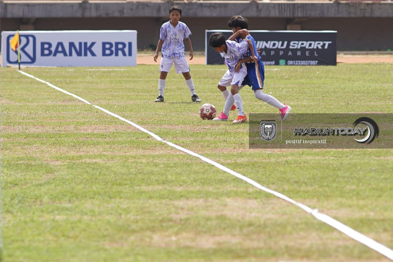 Foto 17 dari 19: Dari KU 10 hingga KU 12, Talenta Sepak Bola Cilik Asah Mental di Dandim Cup I Kota Madiun