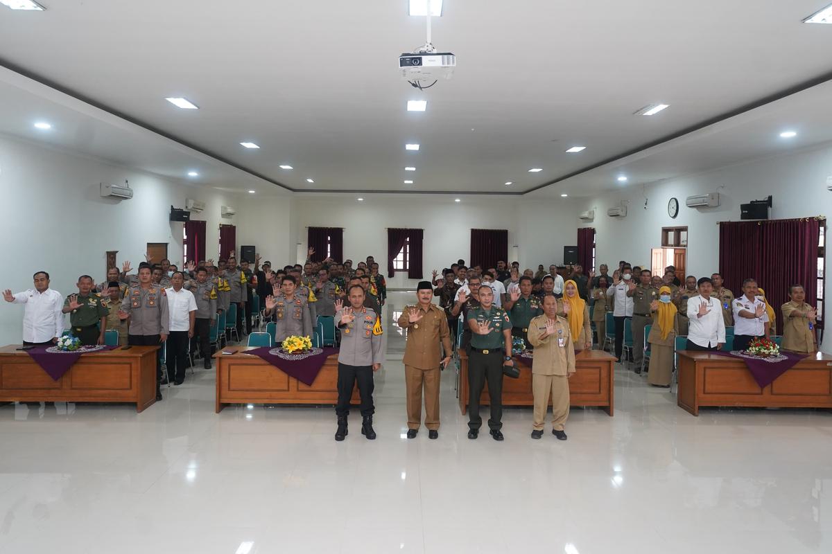 Foto 7 dari 9: Jaga Kondusivitas Kota Jelang Lebaran, Wali Kota Gelar Rakor Tim Kewaspadaan Dini Bersama Tiga Pilar