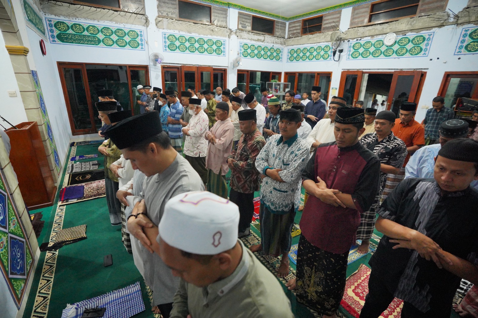 Foto 5 dari 10: Safari Ramadan Salat Tarawih di Masjid Baitul Jannah, Wali Kota Juga Sampaikan Pembangunan Kepada Jamaah