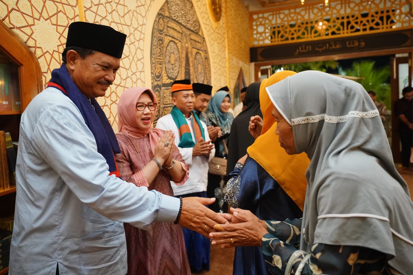 Foto 3 dari 10: Halal Bihalal dengan Warga, Wali Kota Sampaikan Permohonan Maaf Sekaligus Sampaikan Rencana Pembangunan Kota