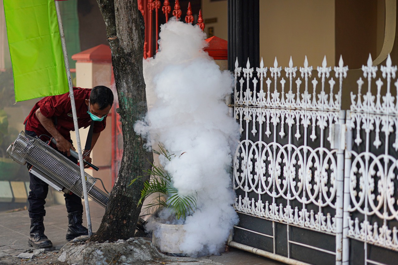 Foto 8 dari 9: Tekan DBD, Dinkes Gencarkan Fogging di Wilayah Sebaran Kasus