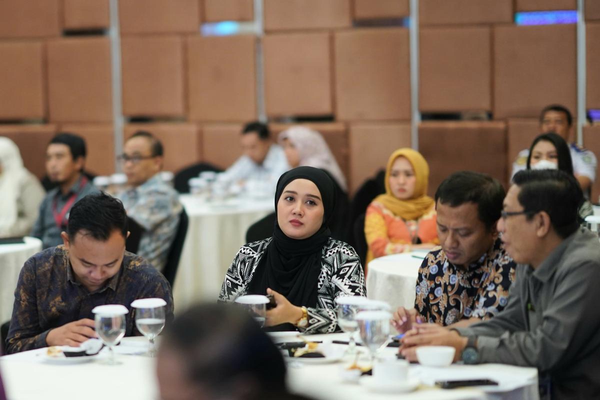 Foto 2 dari 9: Banyak Perusahaan Bantu Pembangunan Lewat CSR, Wali Kota Dr. Maidi Ucapkan Terima Kasih dan Beri Apresiasi