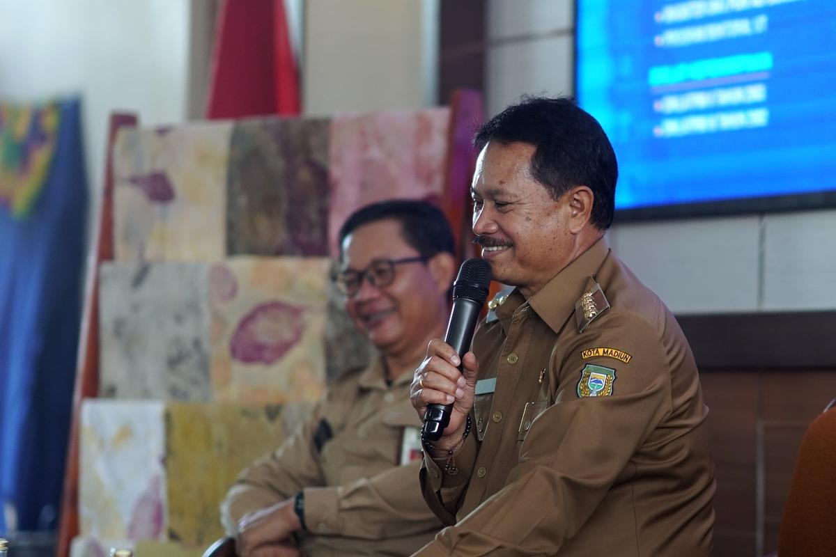 Foto 9 dari 9: Hadiri PPID Goes To School, Wali Kota Beri Semangat Dan Tantangan Untuk Generasi Muda
