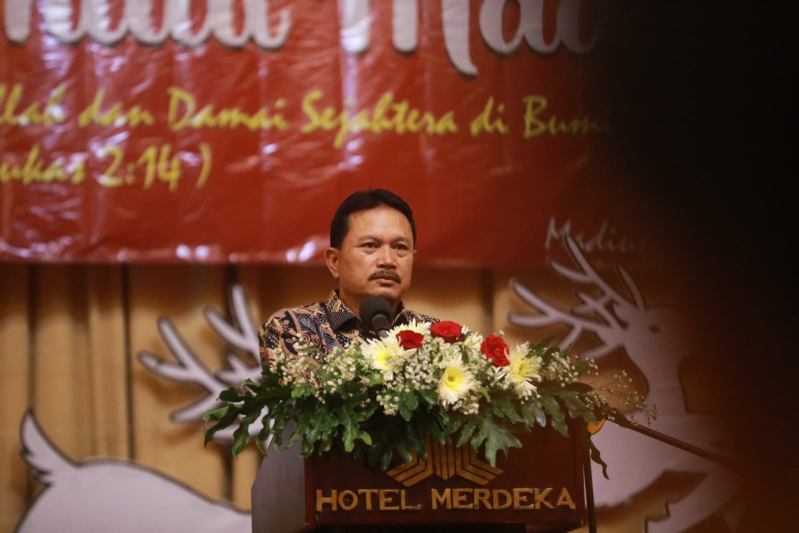 Foto 8 dari 12: Hadiri Perayaan Natal Warga GKJW Madiun, Wali Kota Harap Perayaan Natal Bawa Pesan Kedamaian