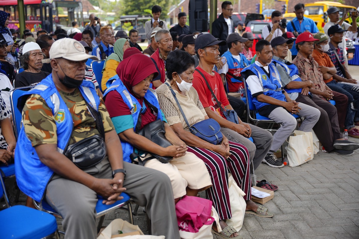 Foto 4 dari 8: Beri Arahan Jukir Kelompok Kedua, Wali Kota: Jukir Harus Beri Kesan Pertama yang Baik