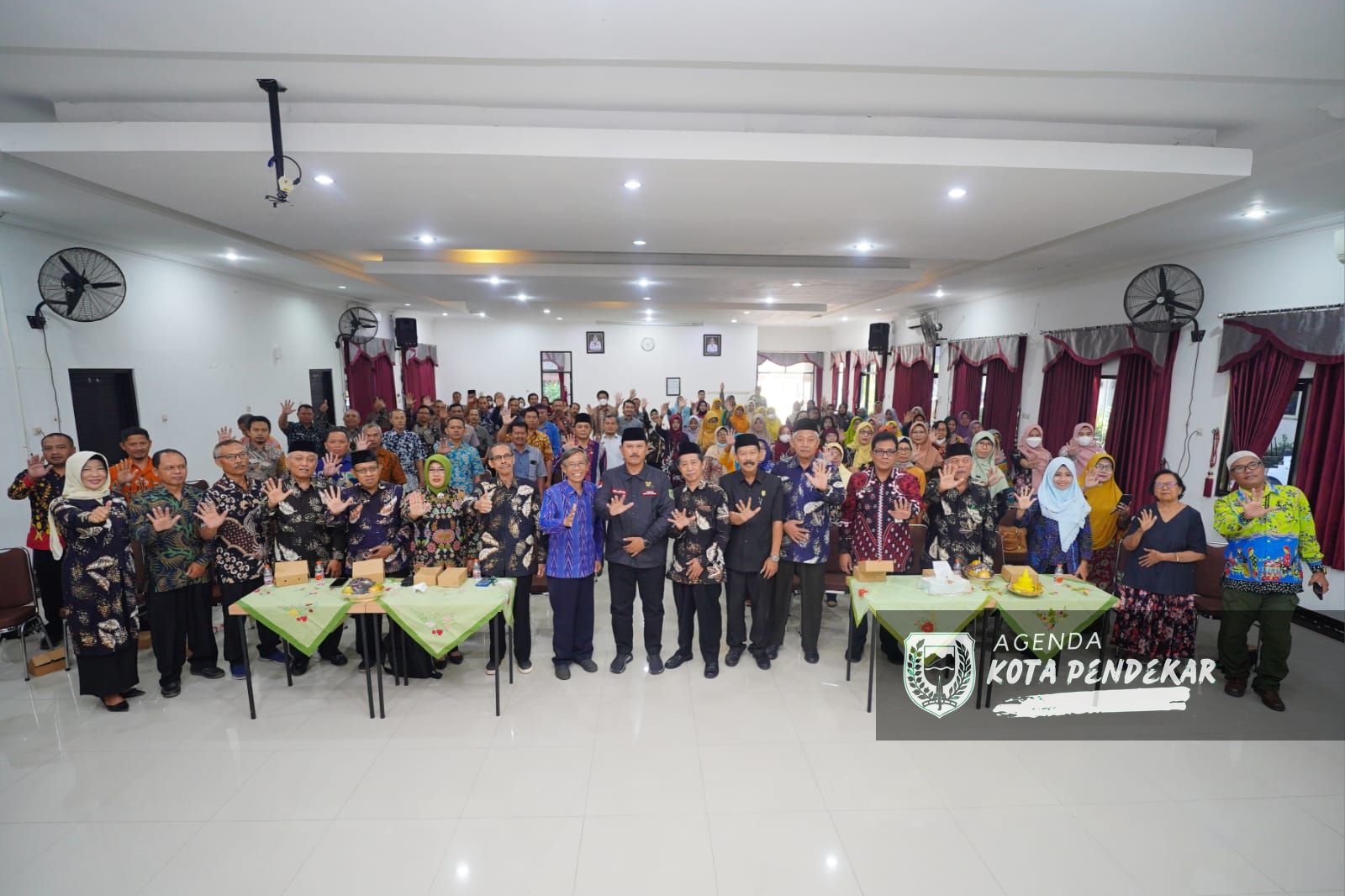 Foto 4 dari 8: Hadiri Tasyakuran Hari Koperasi, Wali Kota: Koperasi Hebat, Ekonomi Kuat