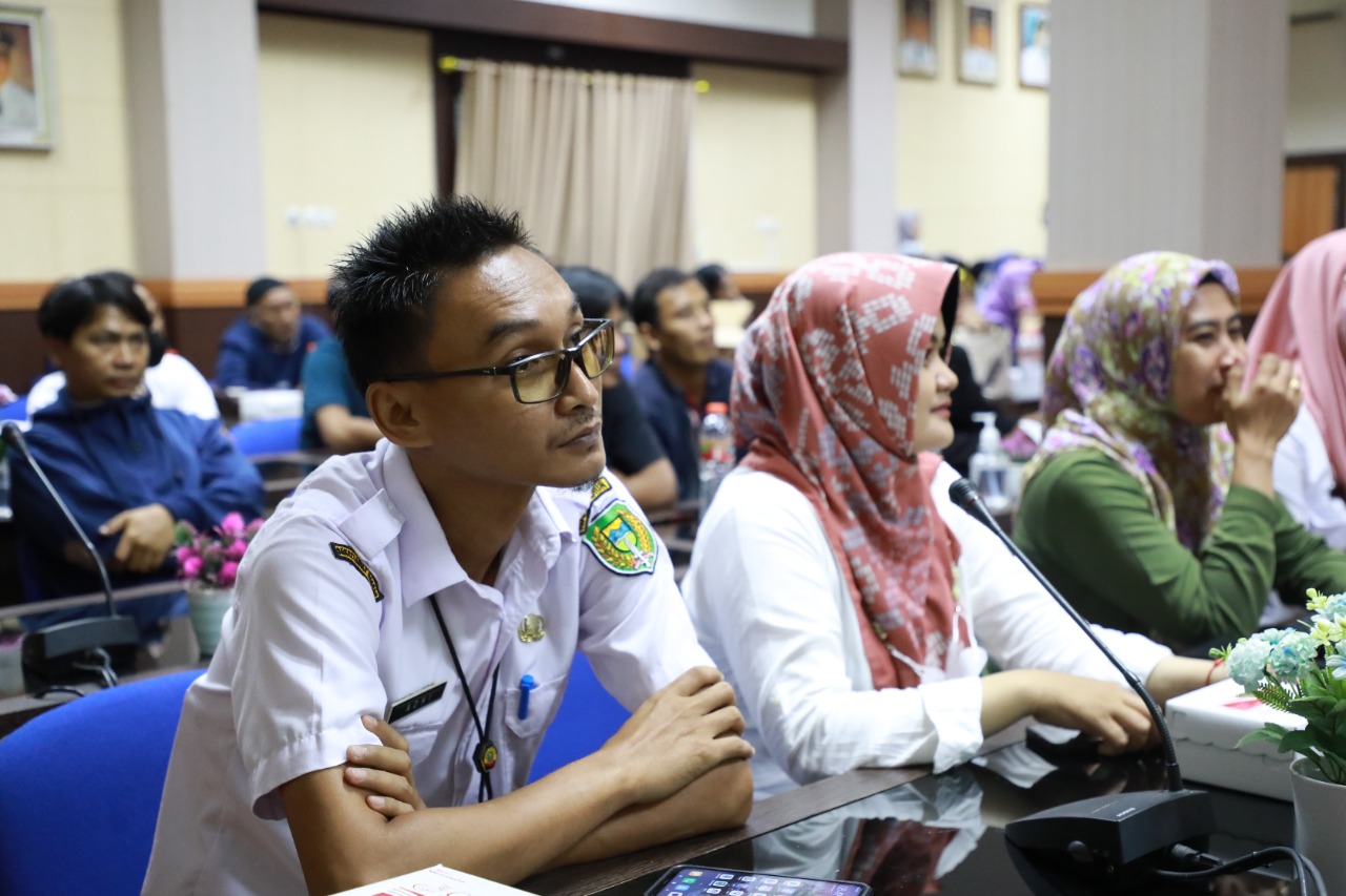Foto 3 dari 6: Padatnya Jadwal, Wali Kota Beri Arahan Capacity Building Bagian Umum Secara Virtual