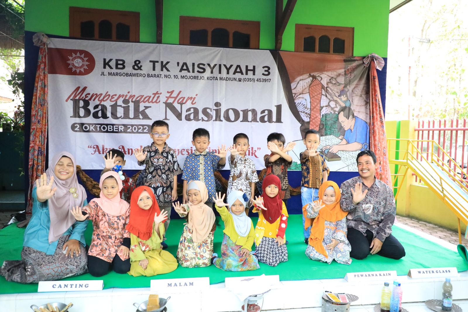 Foto 4 dari 9: Serunya Peringatan Hari Batik TK ABA, Sarat Pembelajaran Karakter dan P5 Kurikulum Merdeka
