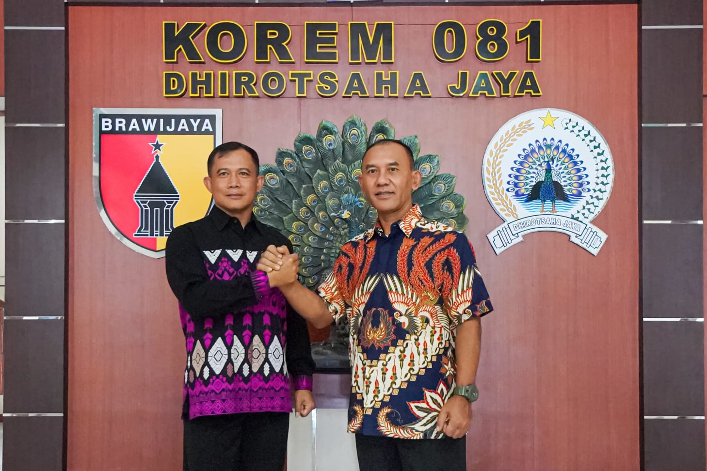 Foto 6 dari 8: Pucuk Pimpinan Korem 081 Berganti, Kolonel Inf Sugiono Gantikan Kolonel Deni Rejeki