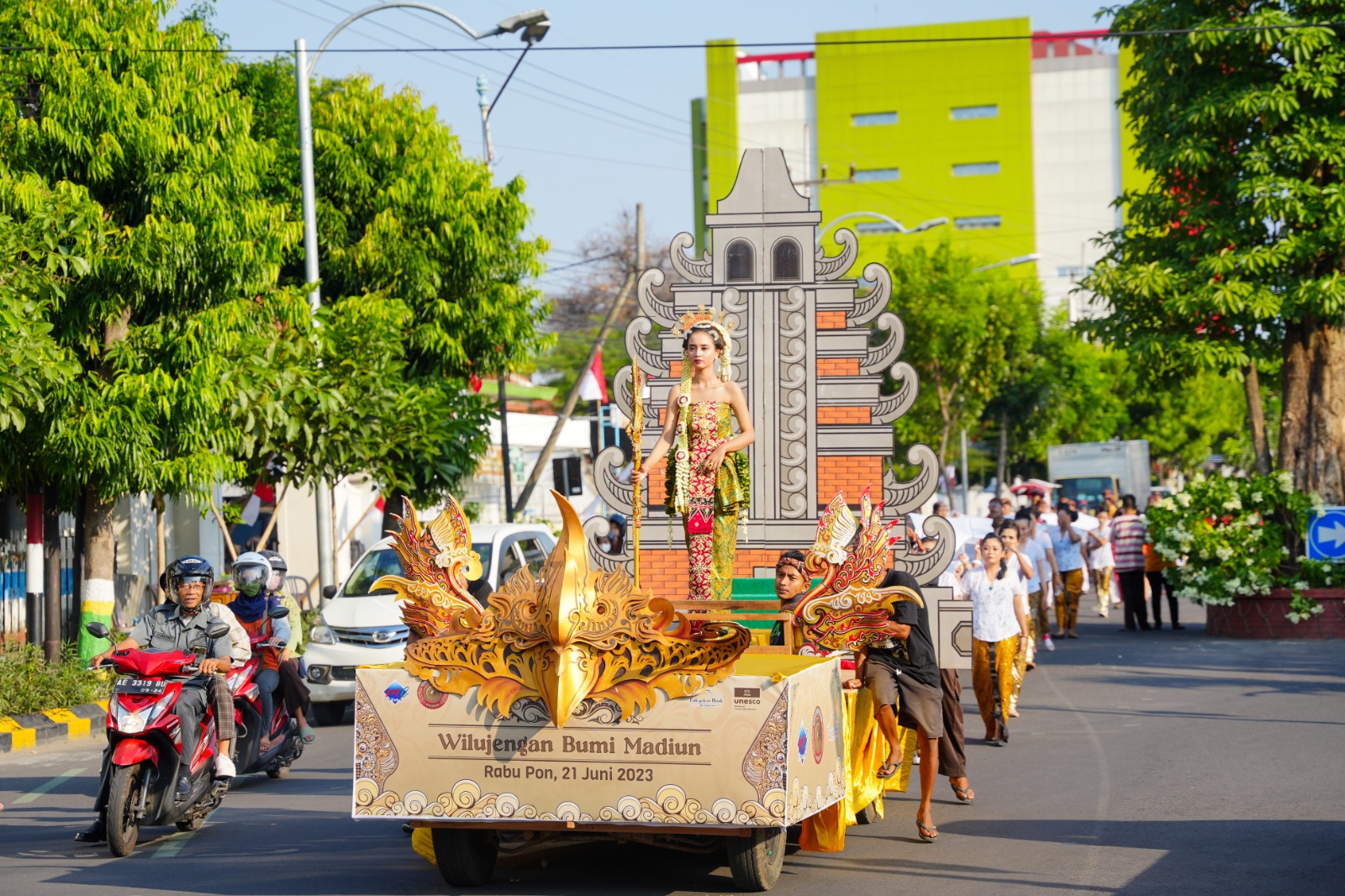 Foto 4 dari 14: Wilujeng Bumi Madhioen Jadi Cara Nguri-Uri Budaya