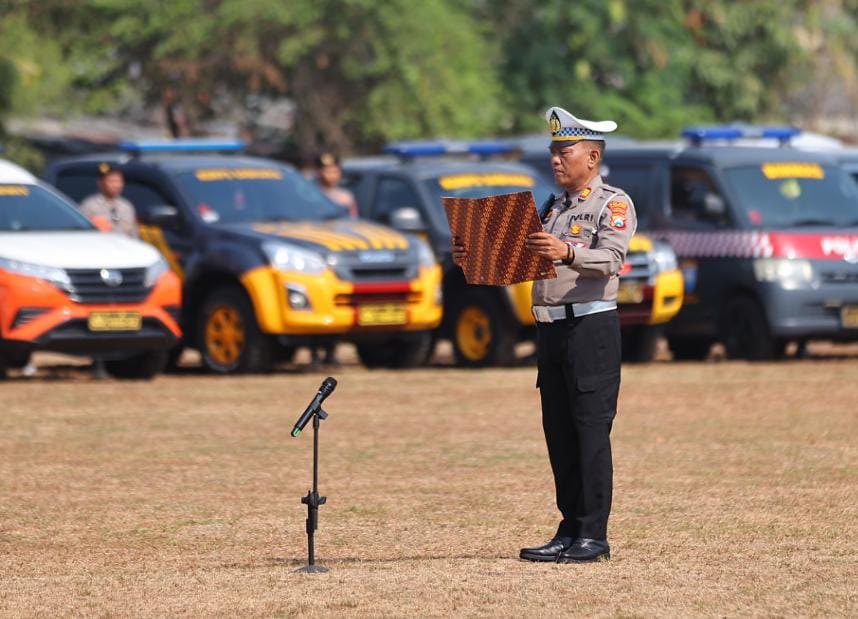 Foto 4 dari 8: Gelar Pasukan Operasi Mantap Brata Semeru, Polres Madiun Kota Siagakan 475 Personil Amankan Jalannya Pemilu