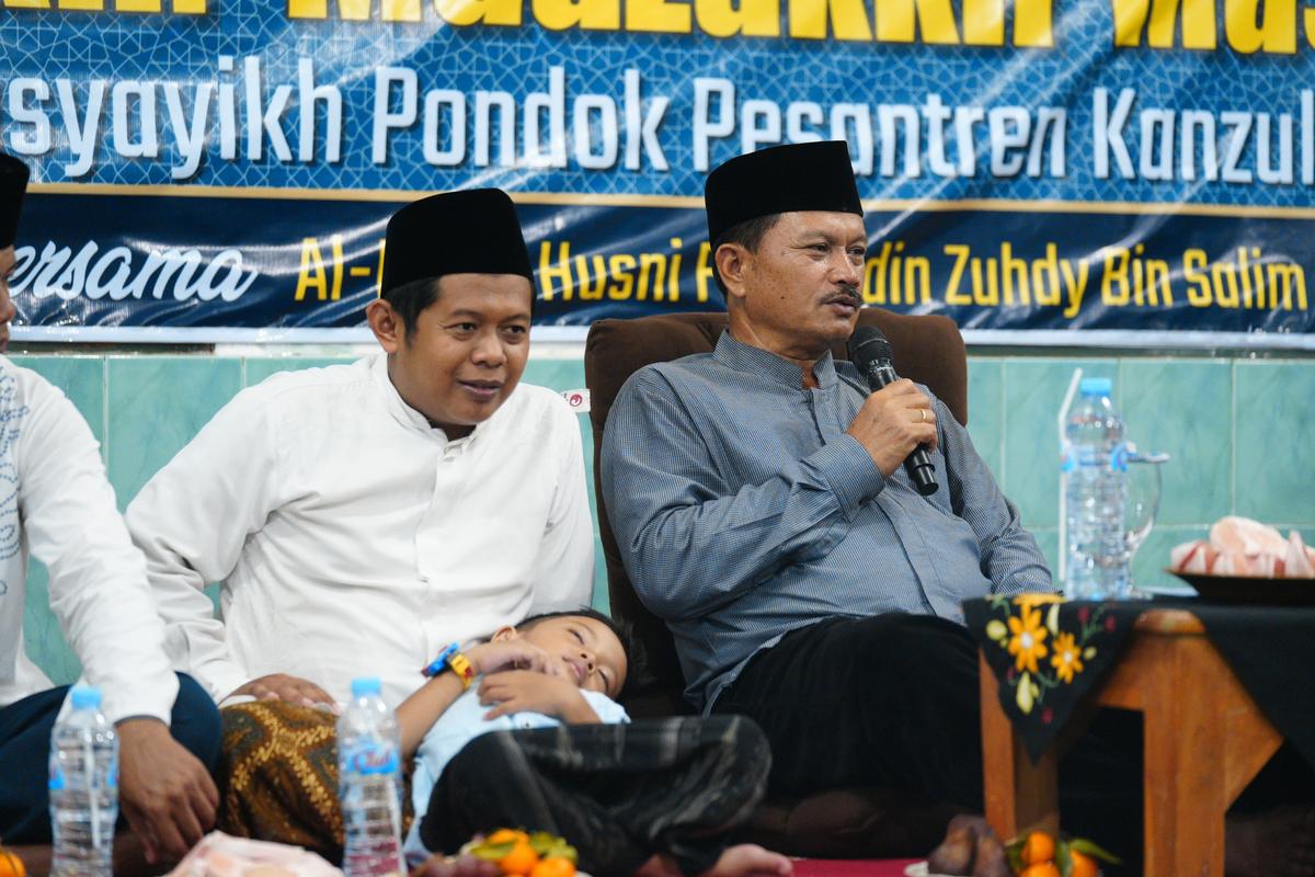 Foto 3 dari 7: Wali Kota Hadiri Haul Muassis Al Maghfurlah Ponpes Kanzul Ulum