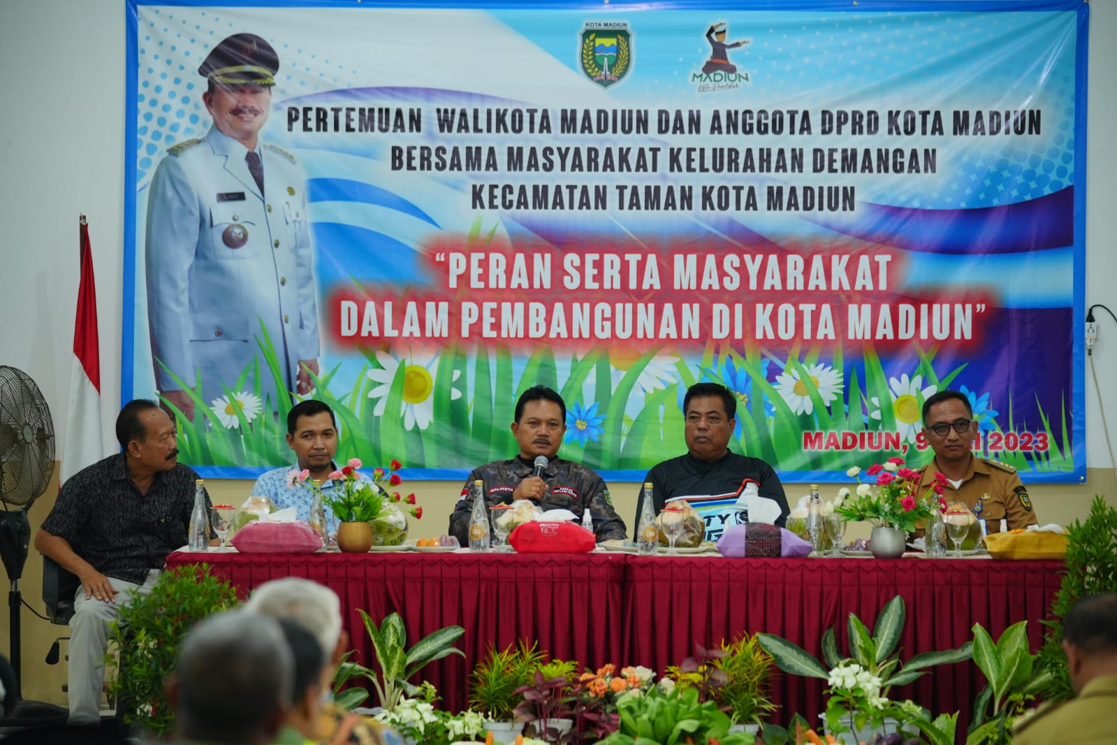 Foto 5 dari 10: Bersama DPRD, Wali Kota Bertemu Warga Di Tiga Kelurahan