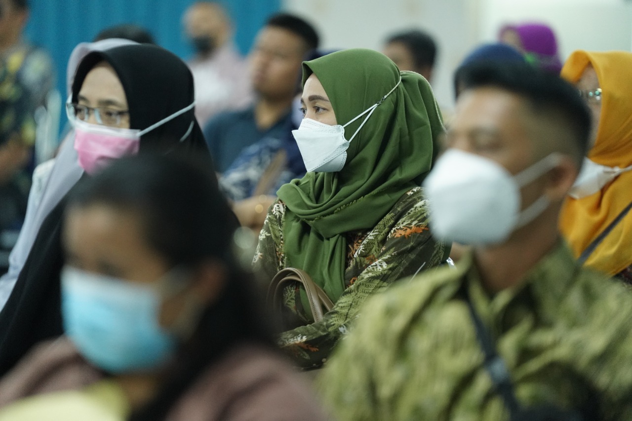 Foto 5 dari 10: Beri Arahan Perangkat Kelurahan dan Kecamatan di Kartoharjo, Wali Kota Pesan Produktif dalam Jalankan Tugas