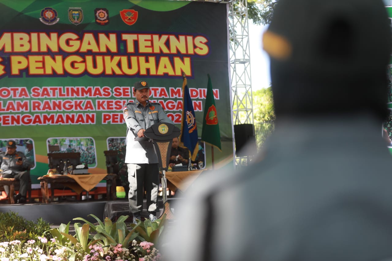 Foto 8 dari 15: Hadiri Bimtek Kesiapsiagaan Pemilu, Wali Kota : Satlinmas Ujung Paling Depan Masyarakat