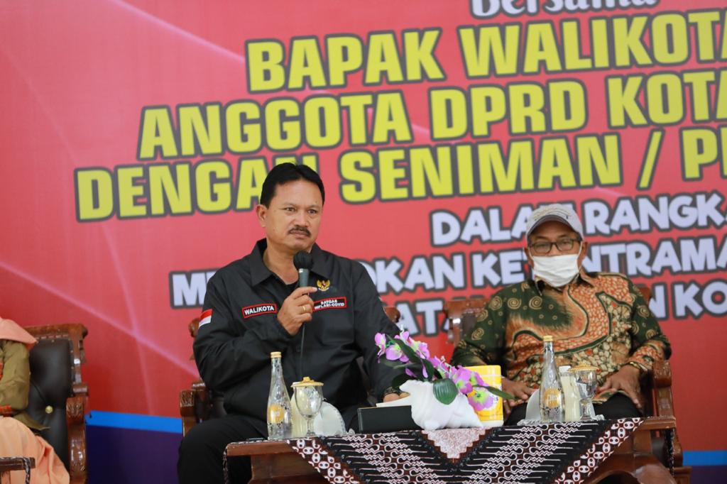 Gelar Cangkrukan Bersama Seniman, Wali Kota Paparkan Potensi Panggung Kesenian