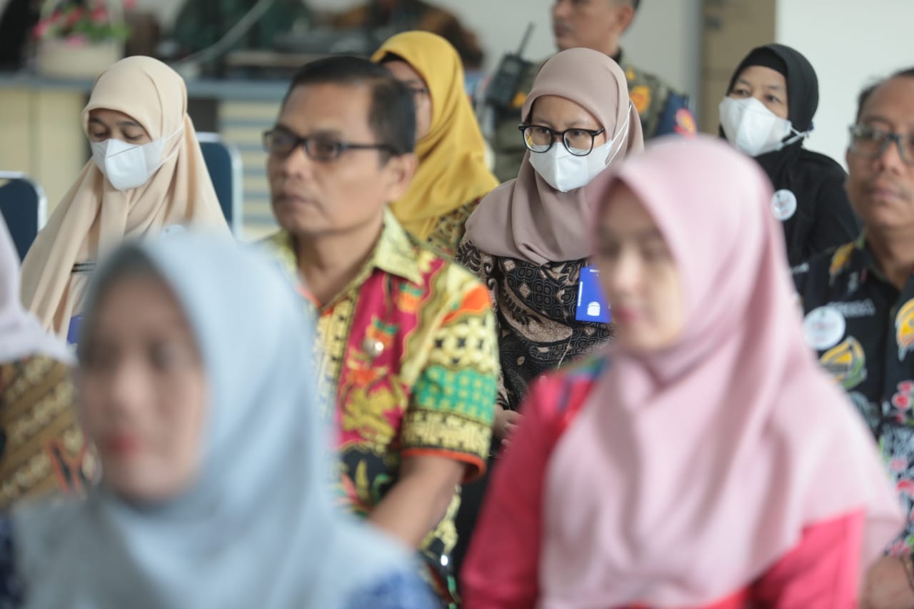 Foto 10 dari 10: Pembinaan Pegawai Dukcapil, Wali Kota: Dukcapil Pelayanannya Bukan Jam Kerja, Tetapi Hasil Kerja