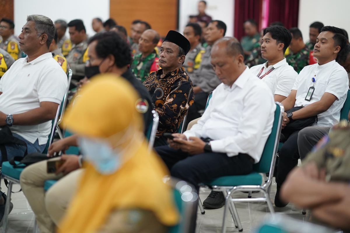 Foto 2 dari 9: Jaga Kondusivitas Kota Jelang Lebaran, Wali Kota Gelar Rakor Tim Kewaspadaan Dini Bersama Tiga Pilar