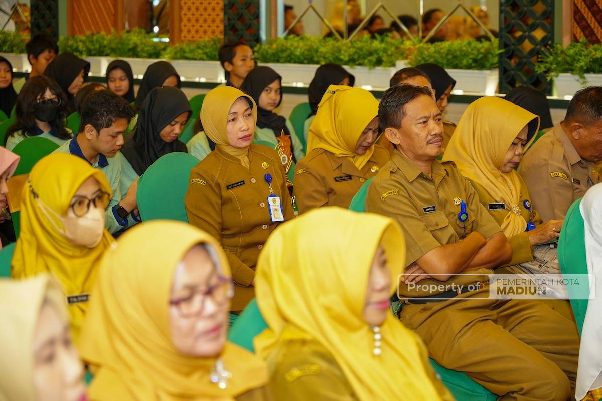 Foto 8 dari 9: Peringati Hari Kunjungan Perpustakaan, Wali Kota Wali Kota Pesan Budayakan Gemar Membaca