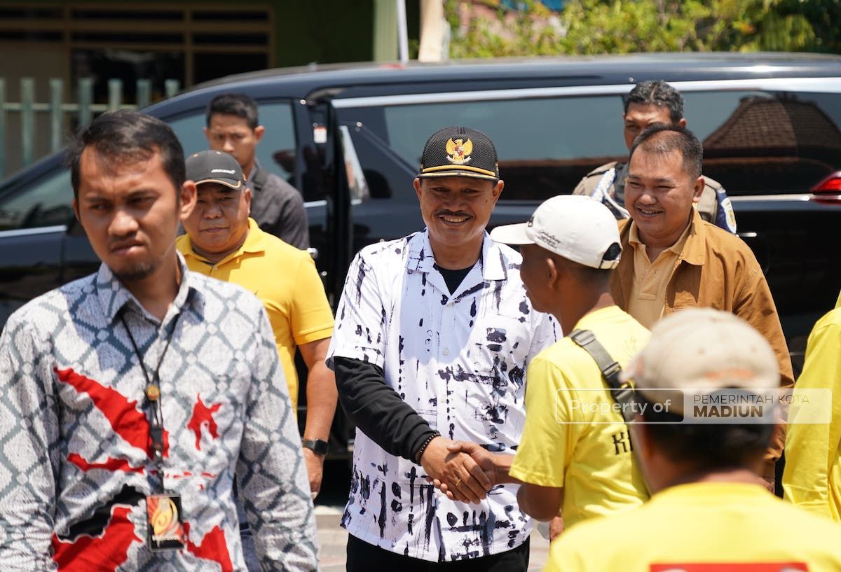 Foto 8 dari 9: Hadiri Lomba Burung Berkicau, Wali Kota Apresiasi Panitia Turut Ramaikan Lapak Mojorejo