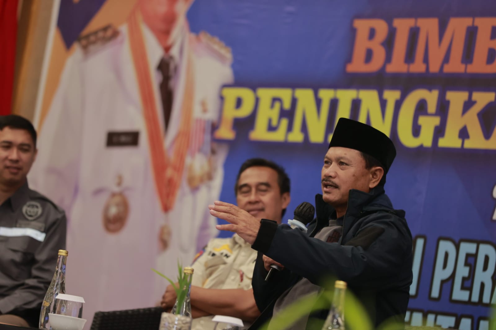Foto 1 dari 5: Hadiri Bimtek Satpol PP Dan Damkar, Wali Kota Sampaikan Sejumlah Arahan