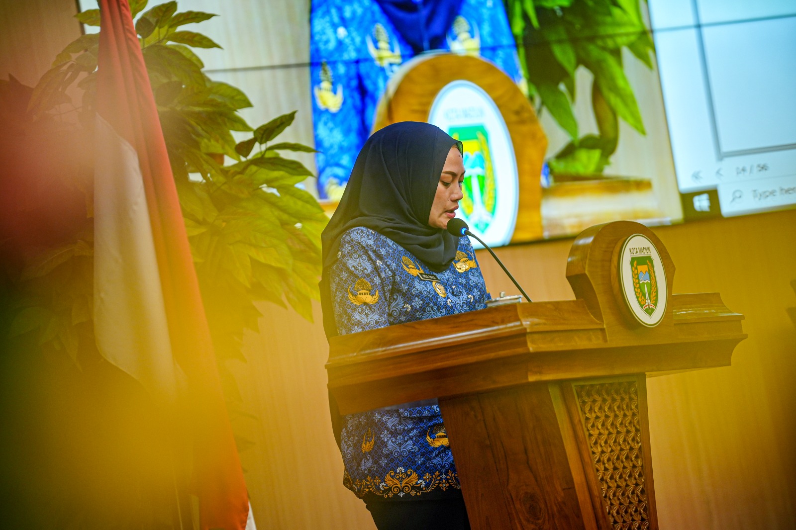 Foto 3 dari 10: Hadiri Rapat Paripurna, Wali Kota Sampaikan Jawaban Atas Pertanyaan Fraksi DPRD