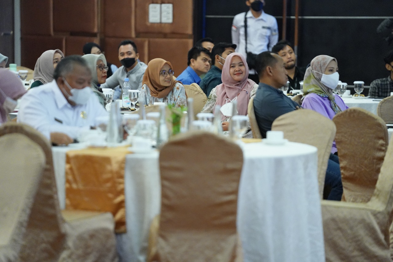 Foto 10 dari 10: Beri Pemahaman Terhadap Pelaku Usaha, Pemkot Gelar Sosialisasi Implementasi Pengawasan Perizinan Berusaha