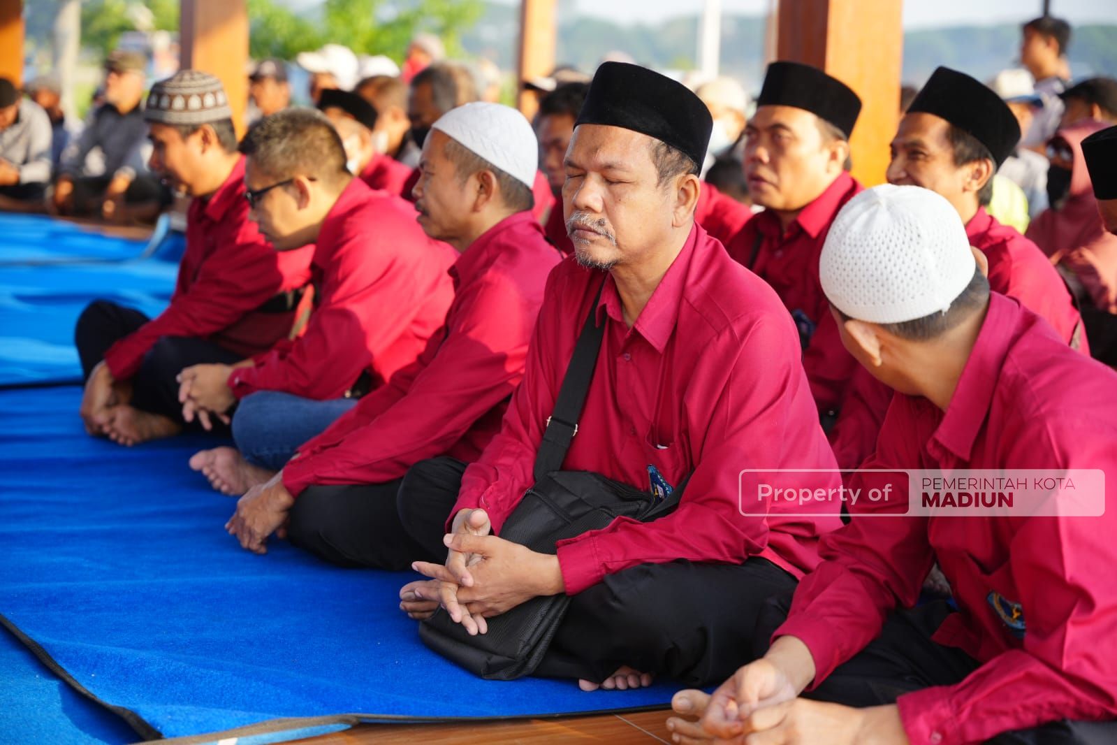 Foto 4 dari 8: Sembari Gowes, Wali Kota Cek Kondisi Kota Hingga Sambangi Komunitas Wong Tuo di Lapak Sukosari