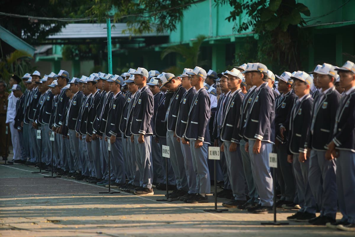 Foto 5 dari 9: Jadi Pembina Upacara di SMAN 5, Wali Kota Beri Motivasi Peserta Didik Untuk Sukses ke Depannya