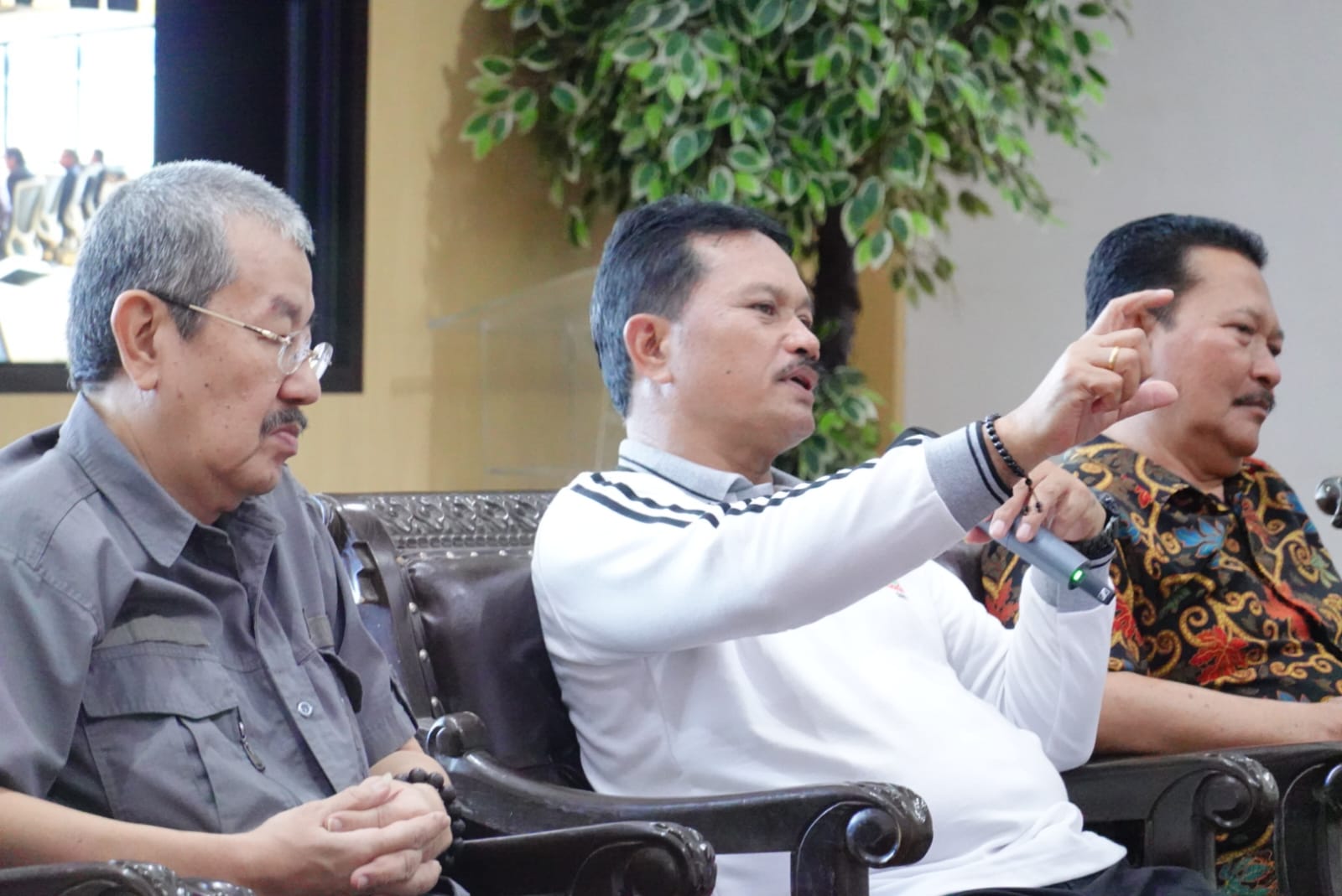 Foto 1 dari 6: Narsum FGD Tibumtranmas, Wali Kota Beri Arahan Jaga Kondusifitas Kota