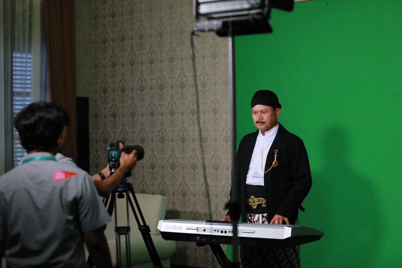 Foto 5 dari 7: Wali Kota Maidi Terpilih Jadi Bintang Lagu Nasional Untuk Sambut Hari Pahlawan